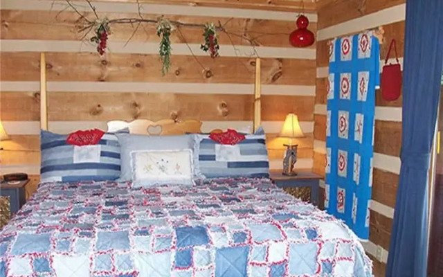 Nestled Inn- One Bedroom Cabin