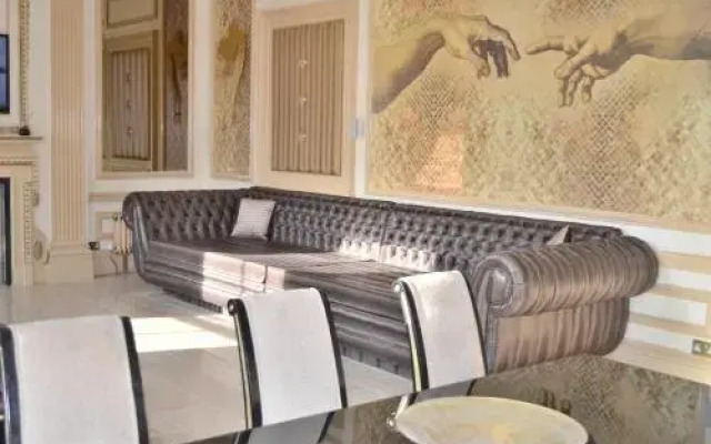 Signature Living Bold Street