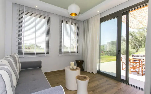 Golden Bay Suites & Maisonettes