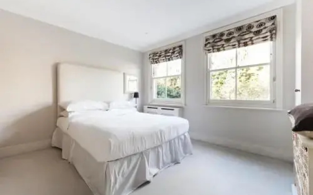 Three Bedroom House in Fulham
