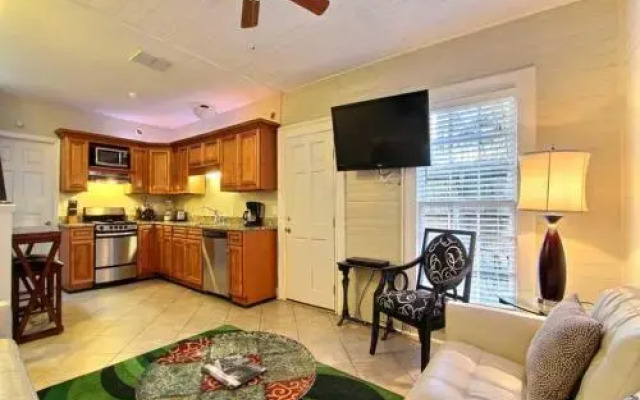 Forsyth Park West Carriage House
