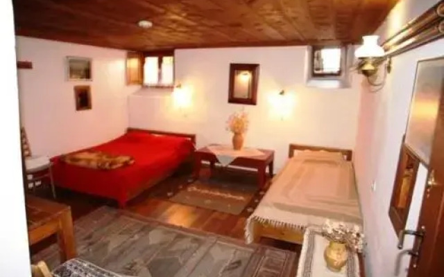 Astraka Guesthouse I