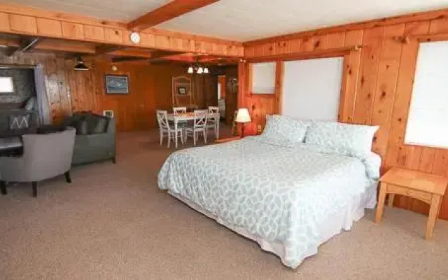 Pacific Peace - 1 Br home by RedAwning
