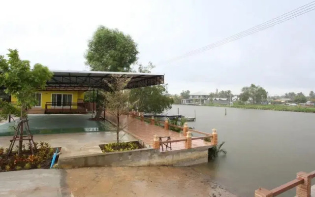Nature and Green Amphawa Resort