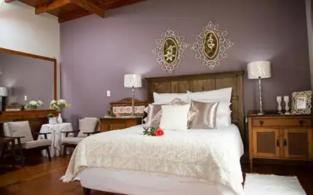Aloe Country Lodge