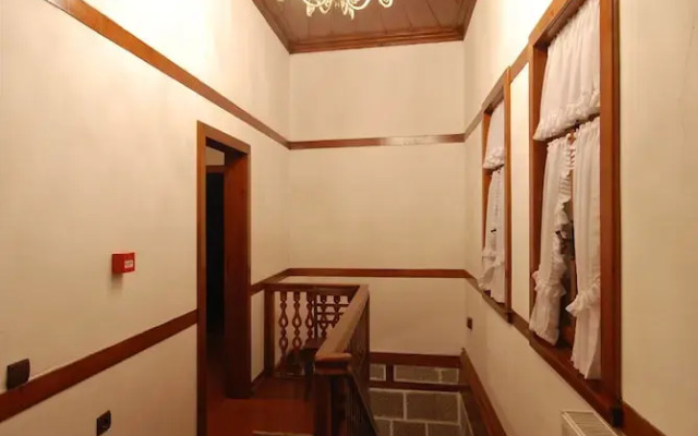 And Hotel