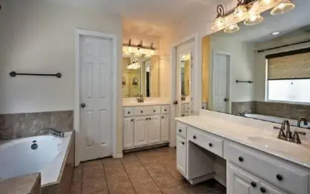 River Oak Retreat