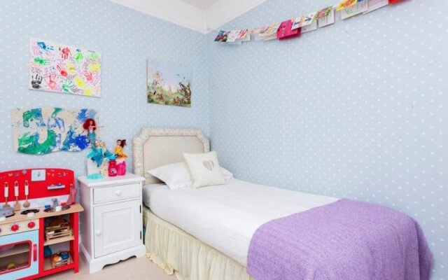 Veeve  3 Bed Family House Gowan Avenue Fulham