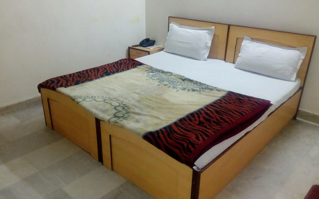 Hotel C M Regency
