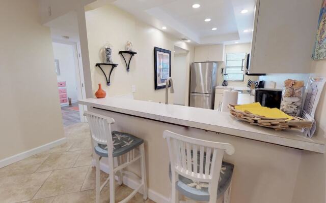 Sun Plaza West 204 5608 Gulf by RedAwning