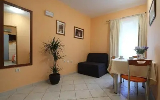 La Familia Apartments