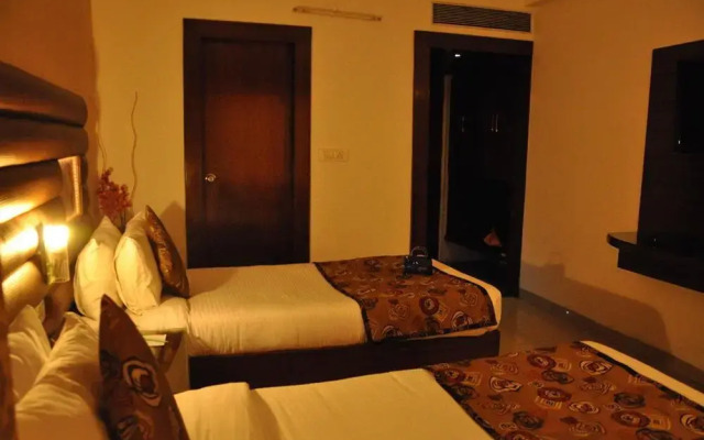 OYO Premium Gwalior City Centre