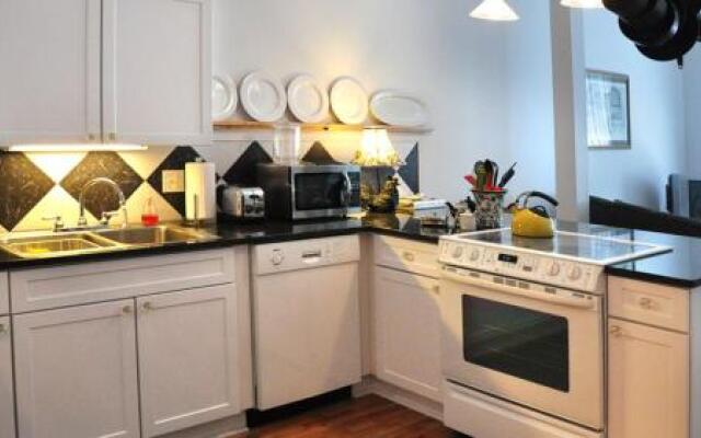 Crate & Cargo Suite 1