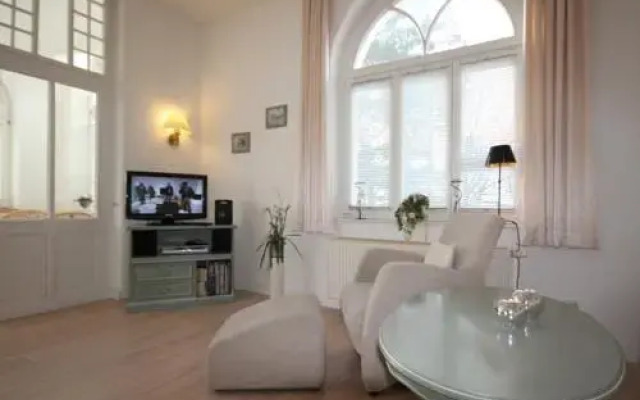 Villa Metropol by Rujana