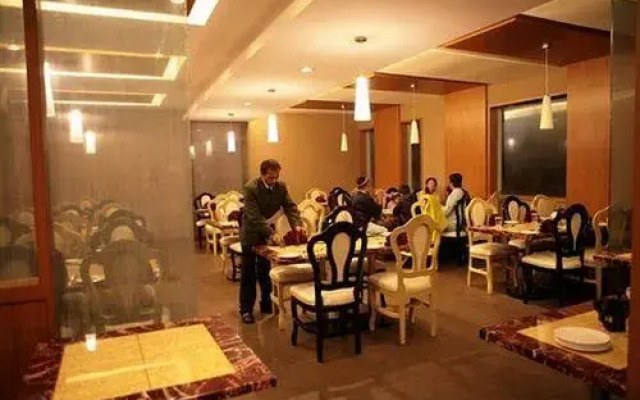 Deccan Plaza Hotel - Ooty