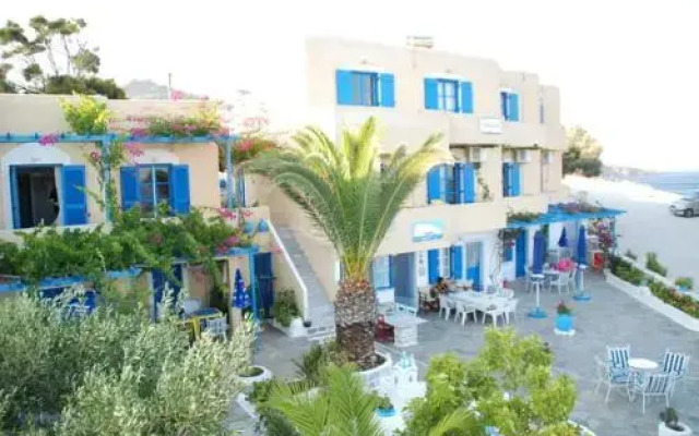 Vrohaki Studios & Rooms