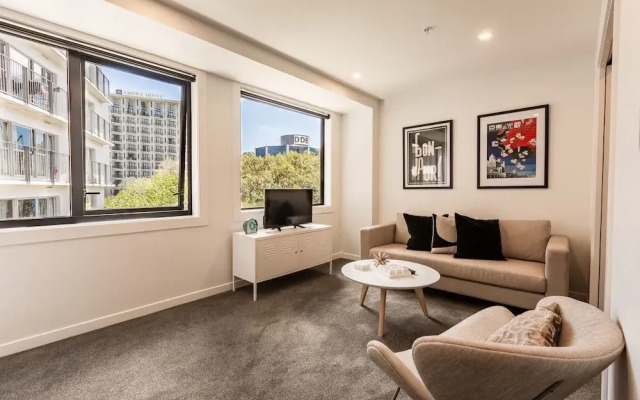 Lovely Apartment Near Myers Park in CBD