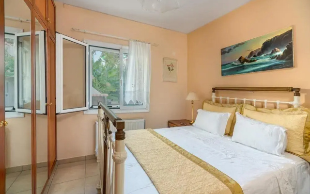 Maria's Seaside Villa - House With 3 Rooms In Marathon, With Wonderful