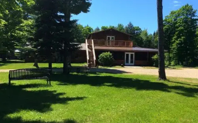 Madawaska Lodge-Camping Cabins