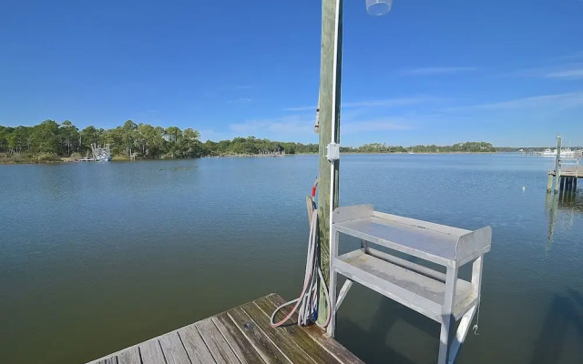Bay John 205