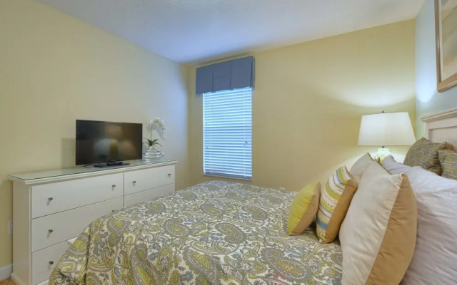 Paradise Palms 8806