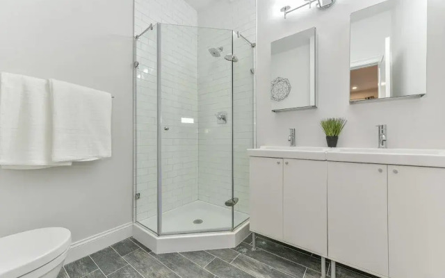 Gorgeous 4BR Apt in North End by Domio