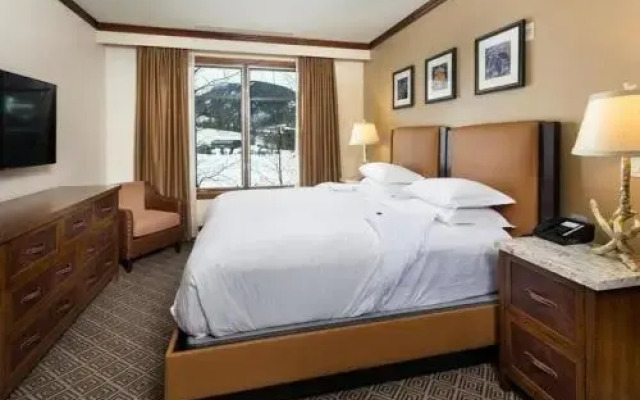 The Ritz-Carlton Aspen Highlands 3 Bedroom Residence Club Condo, Ski-in Ski-out