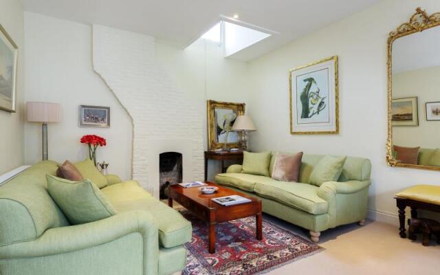 Veeve  Charming 1 Bed In Codrington Mews Notting Hill