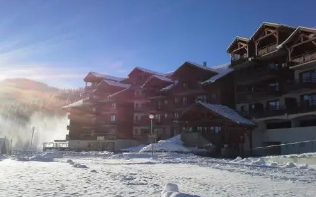 La Dame Blanche & Le Parc Aux Etoiles
