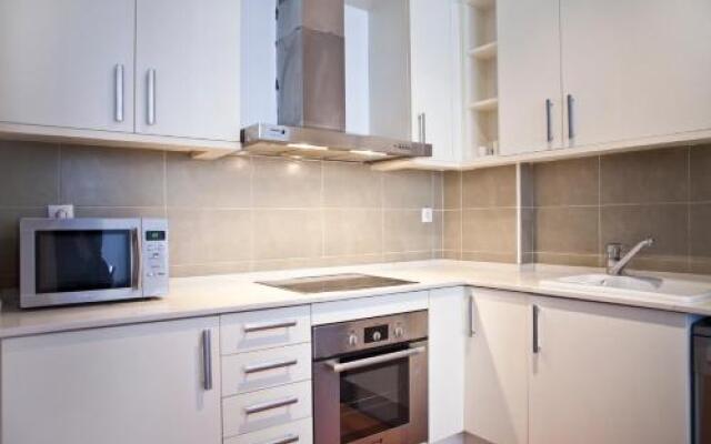 Fewdays Barcelona Apartments