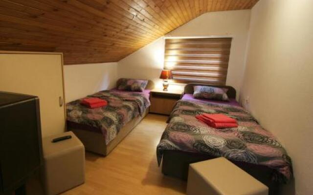 Hostel Topić
