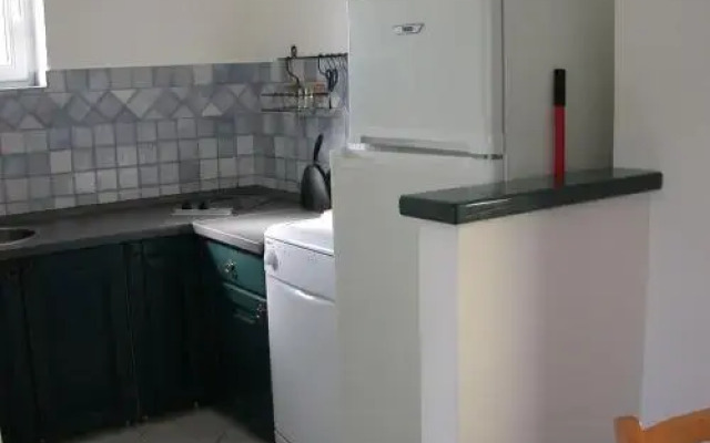 Vis a Vis Apartments