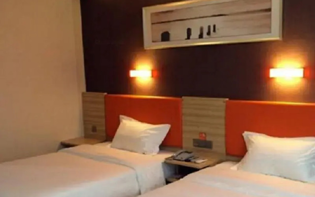 7 Days Premium Xingyi Airport Branch