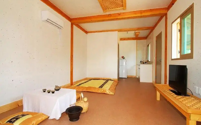 Gyeongju Hanok Pen Town Guesthouse