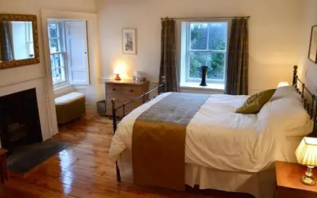Powis House Bed  Breakfast