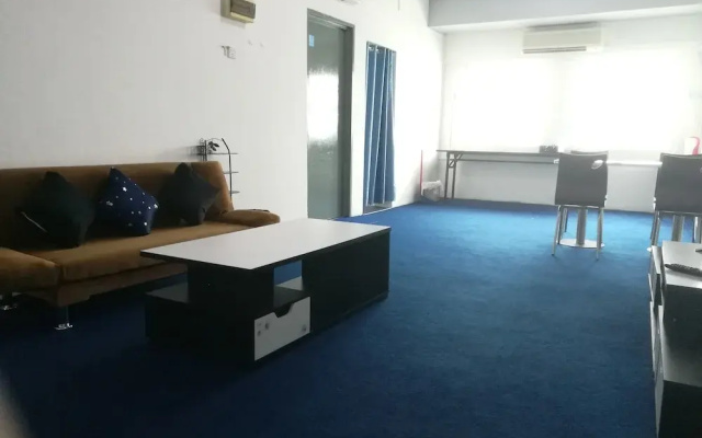 Oceanus Backpackers Hostel