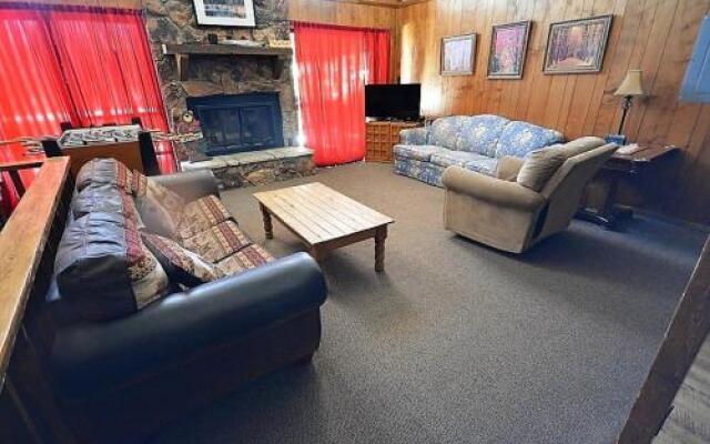 Bear Crossing - 3 Br condo by RedAwning