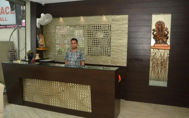 OYO 15534 Hotel Milan Palace