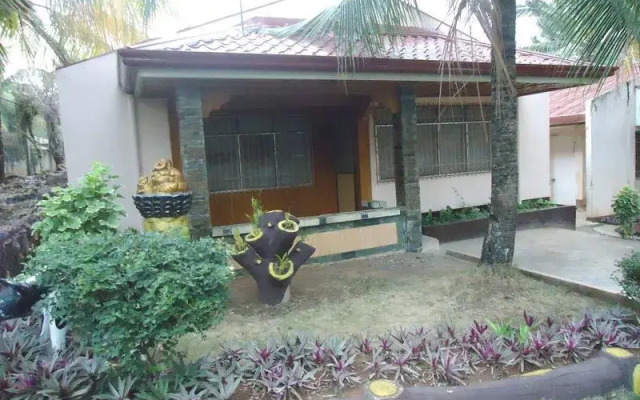 R and R Private Homes