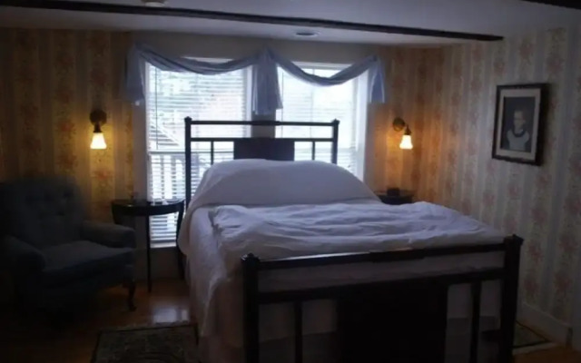 The Jolly Drayman Pub At The Briar Lea Inn