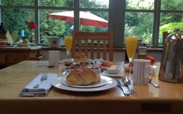 Overglen Court Bed & Breakfast