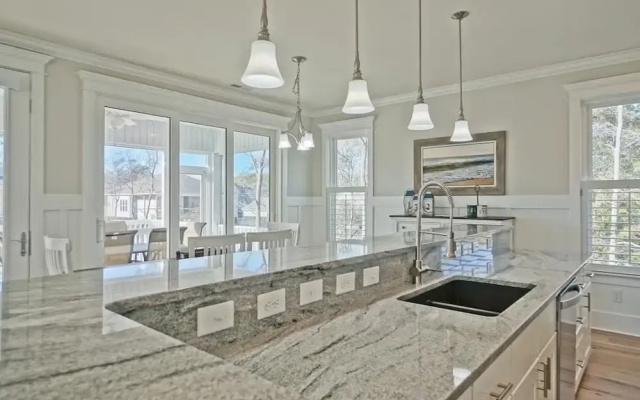 Seventy Unit 104 - 3 Br Home