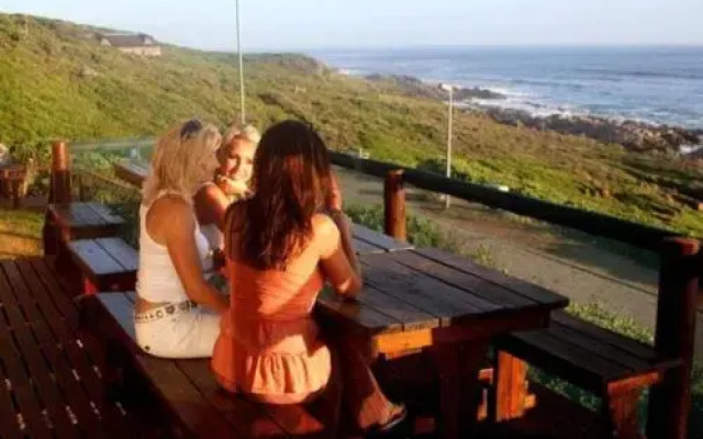 Oyster Bay Beach Lodge