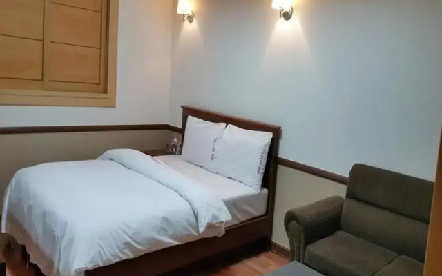 Time Business Motel