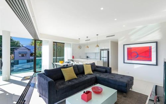 The Princess of Bulimba Executive 3BR Bulimba Apartment with Large Balcony Next to Oxford St – Guest Rooms – Brisbane