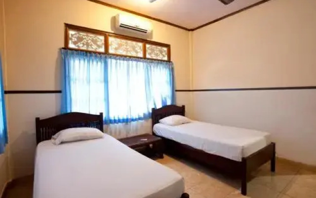 OYO 1741 Komala Indah Cottages