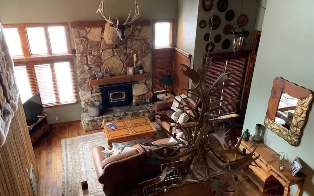 Mountainback #79, Loft, Den
