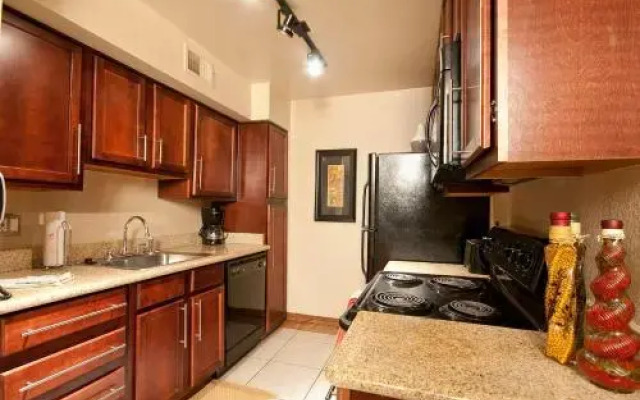 Sunscape Villas Contemporary Lower - 2 Br Condo