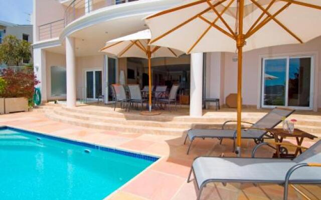 Azure View Luxury Apartment