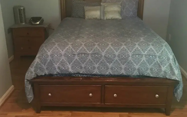 Annapolis home with many amenities